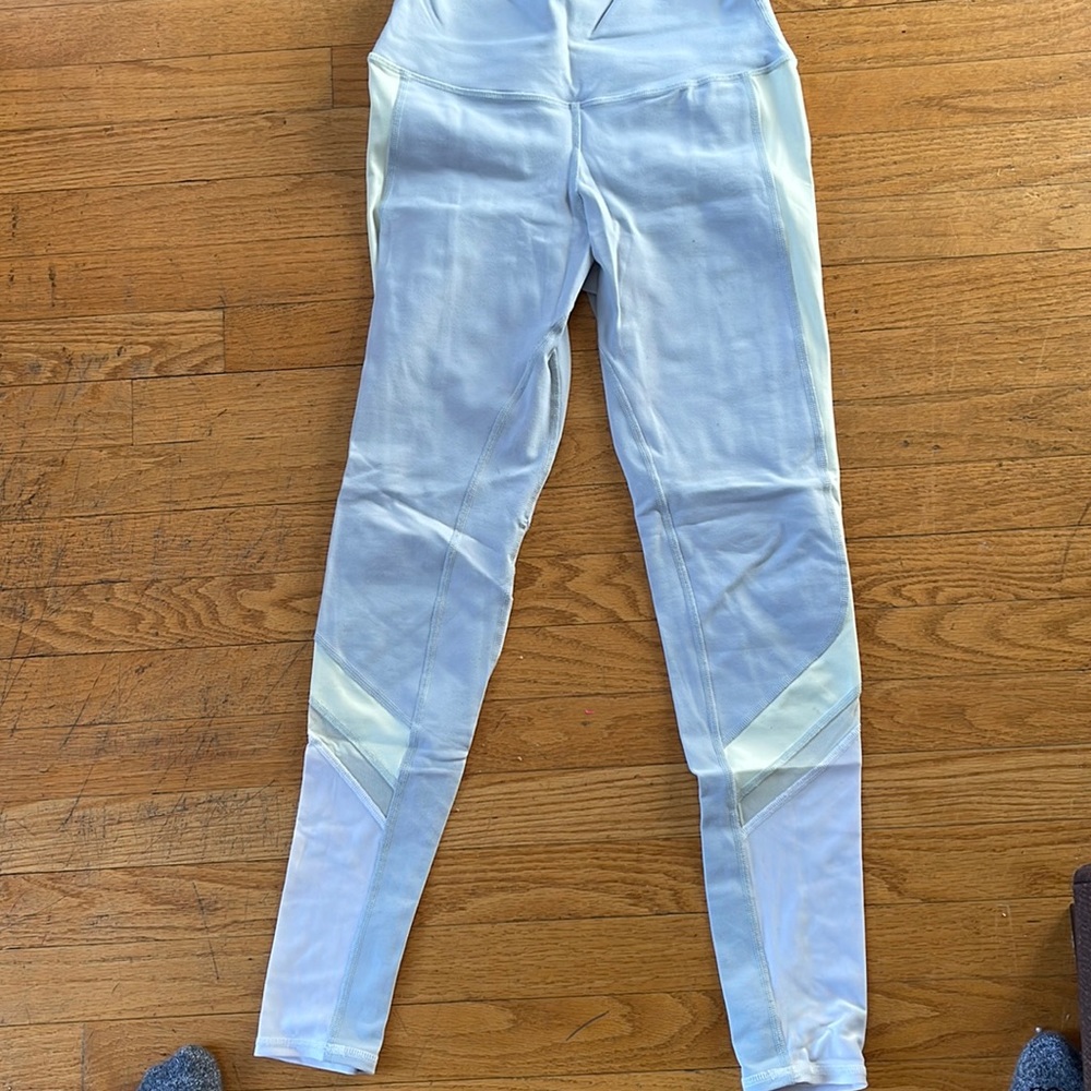 Alo yoga leggings - light grey, barely worn, size medium